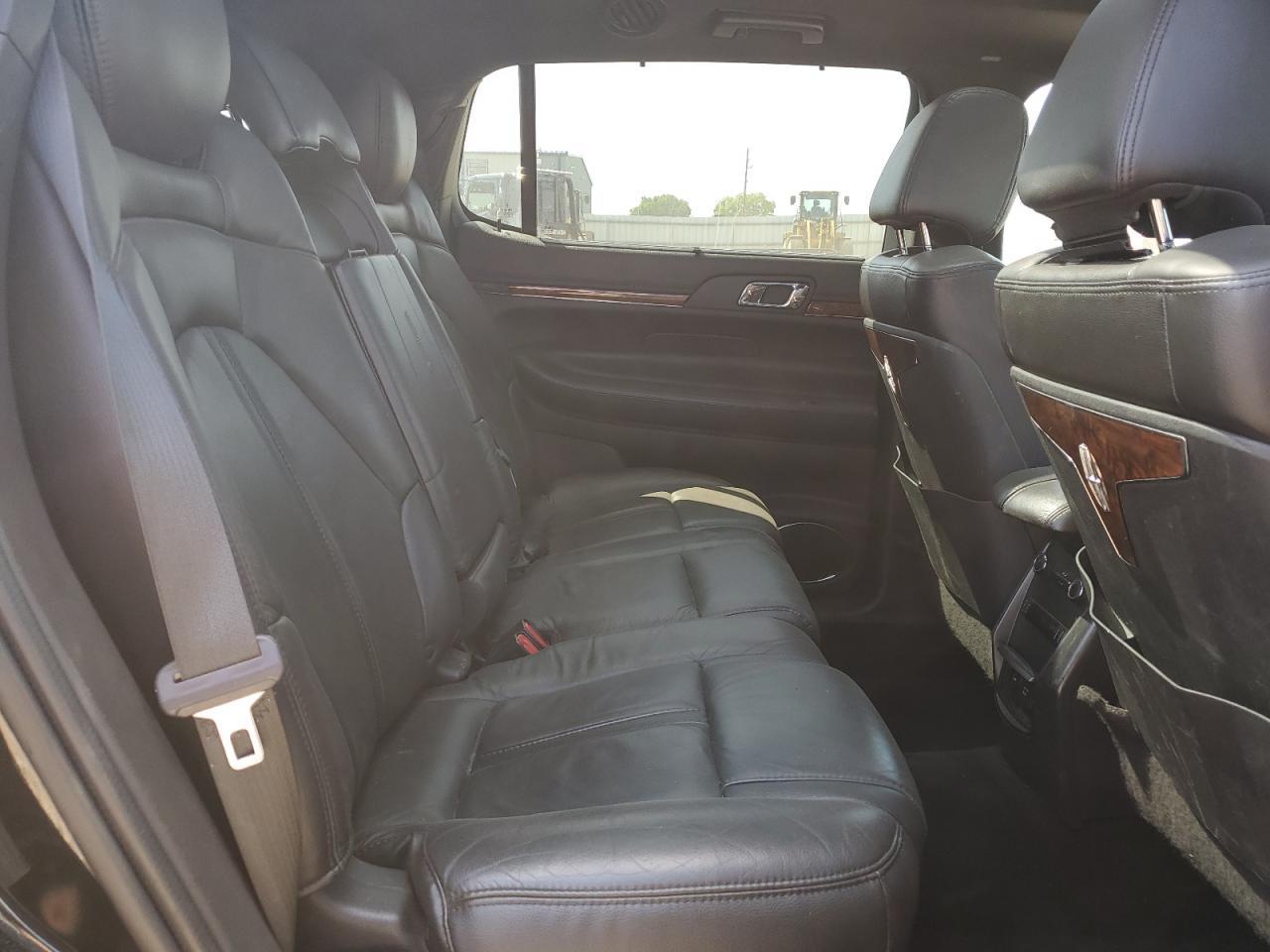 2016 LINCOLN MKT