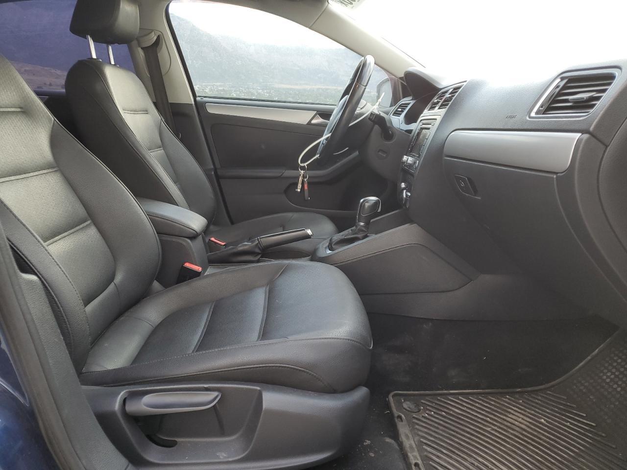2012 VOLKSWAGEN JETTA