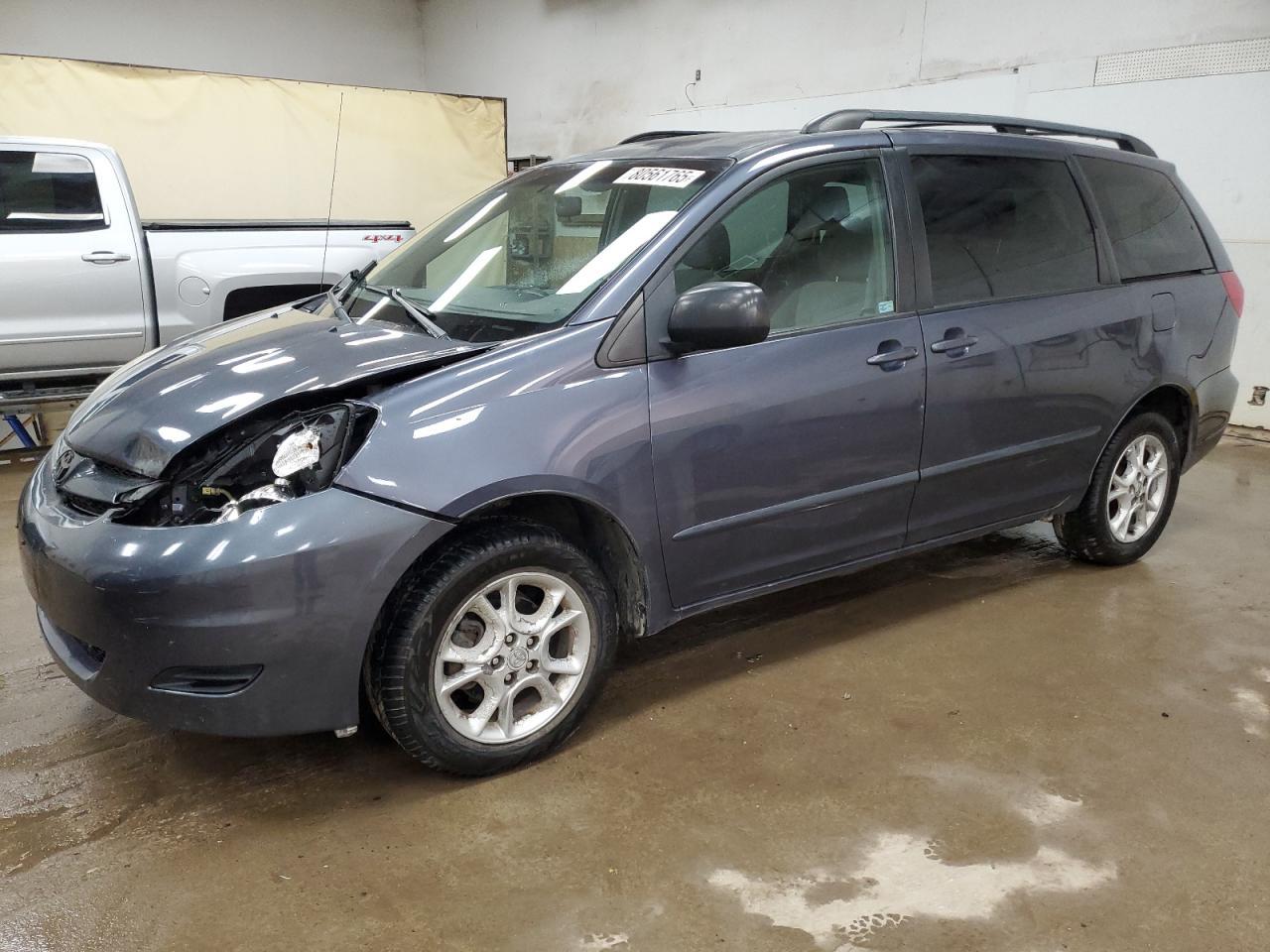 2006 TOYOTA SIENNA