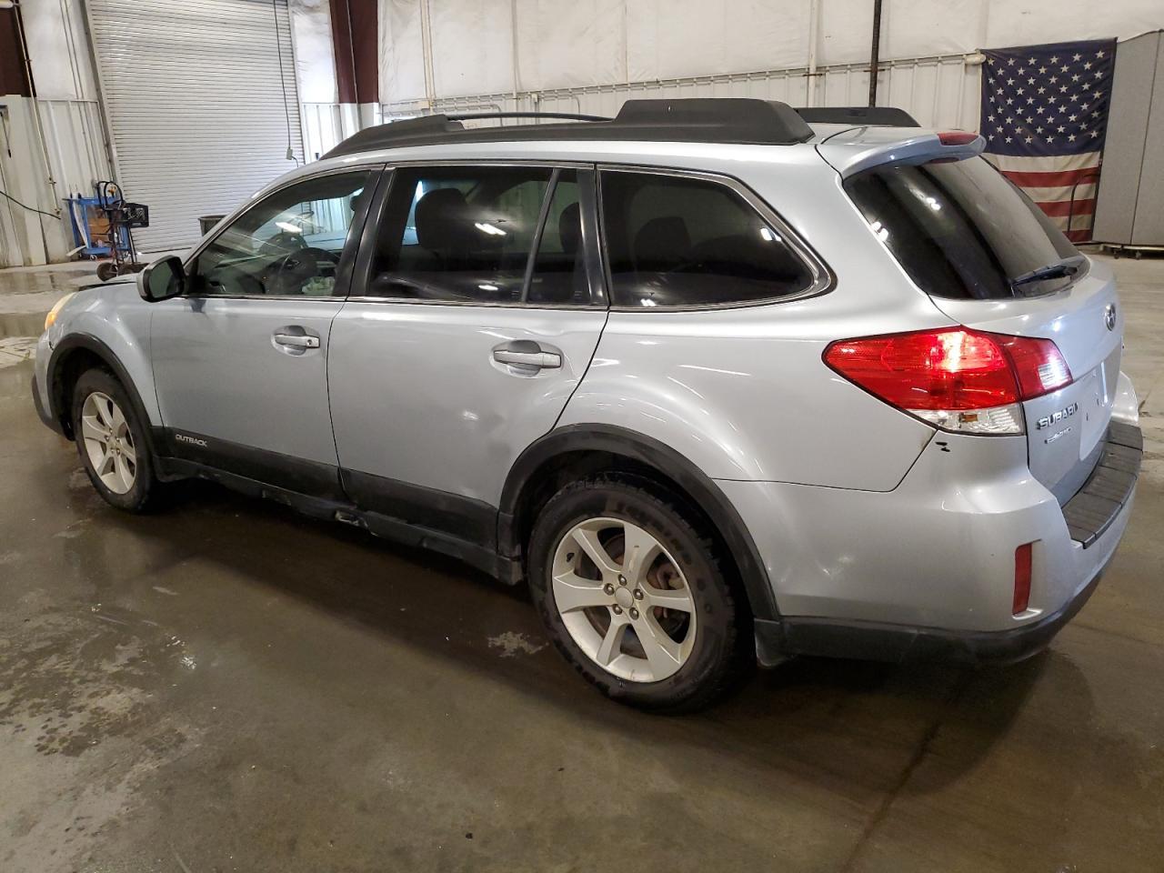 2013 SUBARU Outback