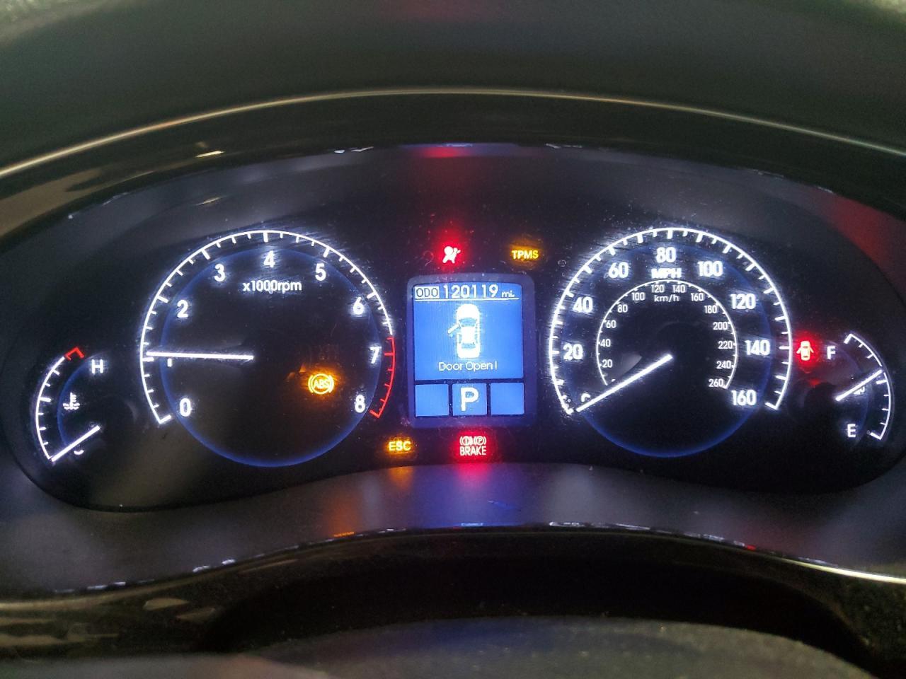 2013 HYUNDAI GENESIS