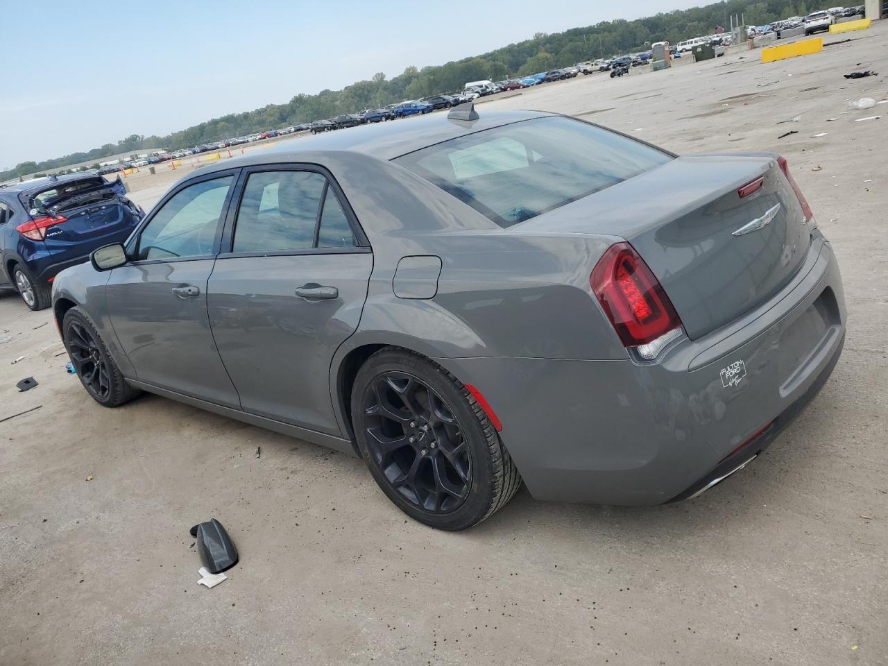 2019 CHRYSLER 300