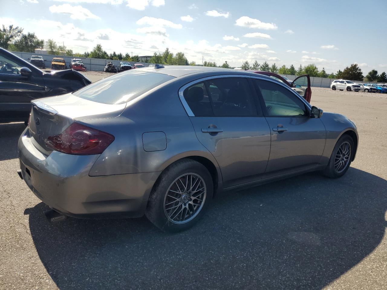 2012 INFINITI G37