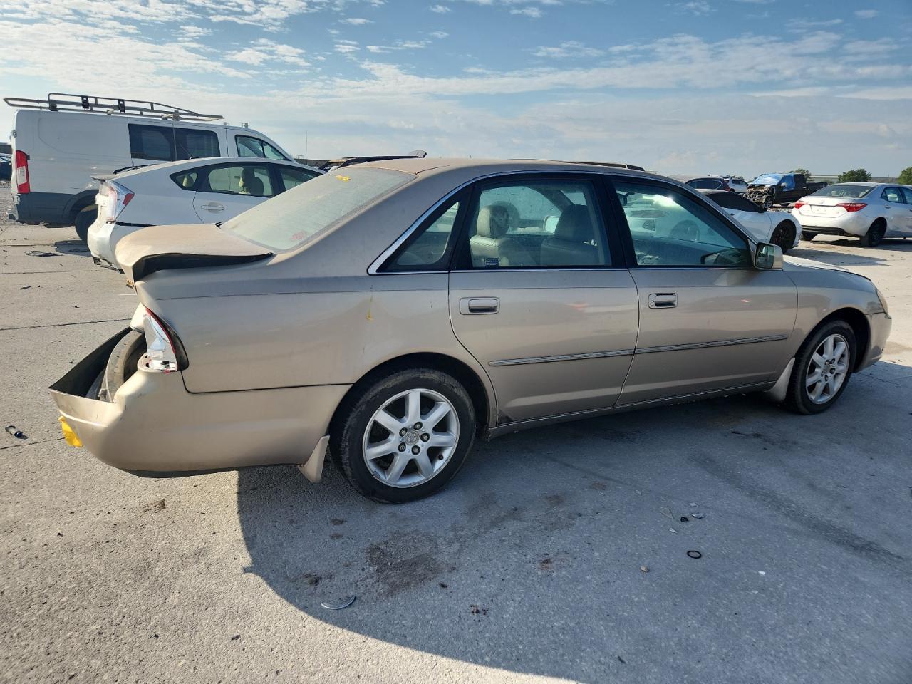 2001 TOYOTA Avalon