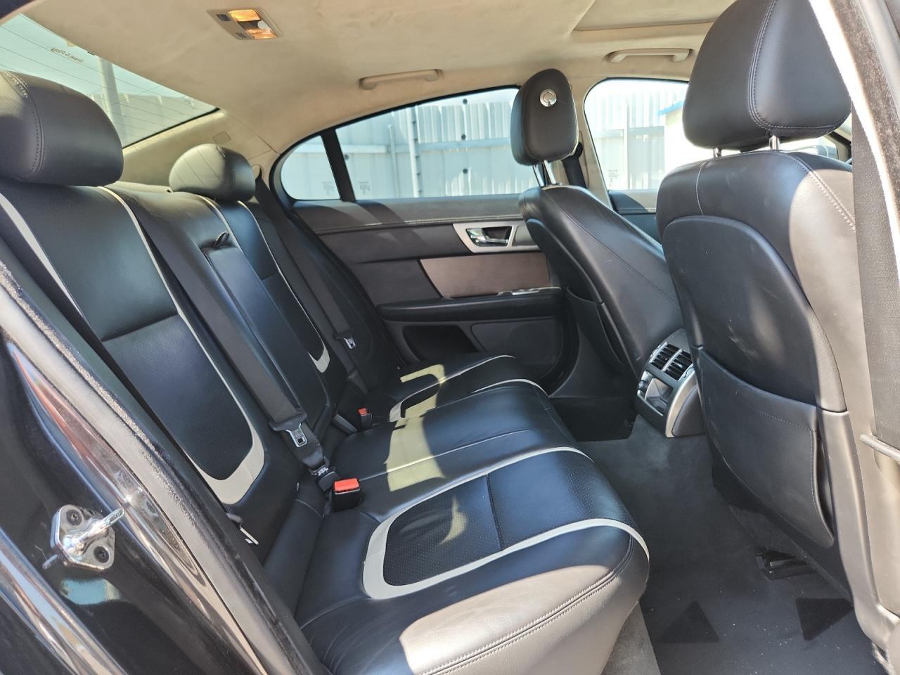 2015 JAGUAR XF