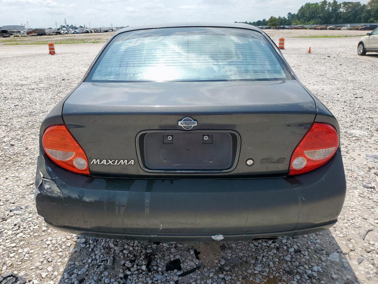 2000 NISSAN Maxima