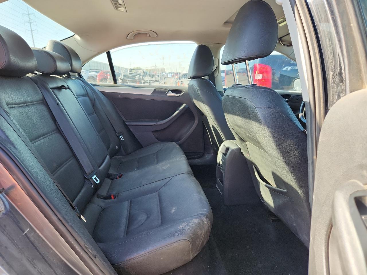 2011 VOLKSWAGEN JETTA