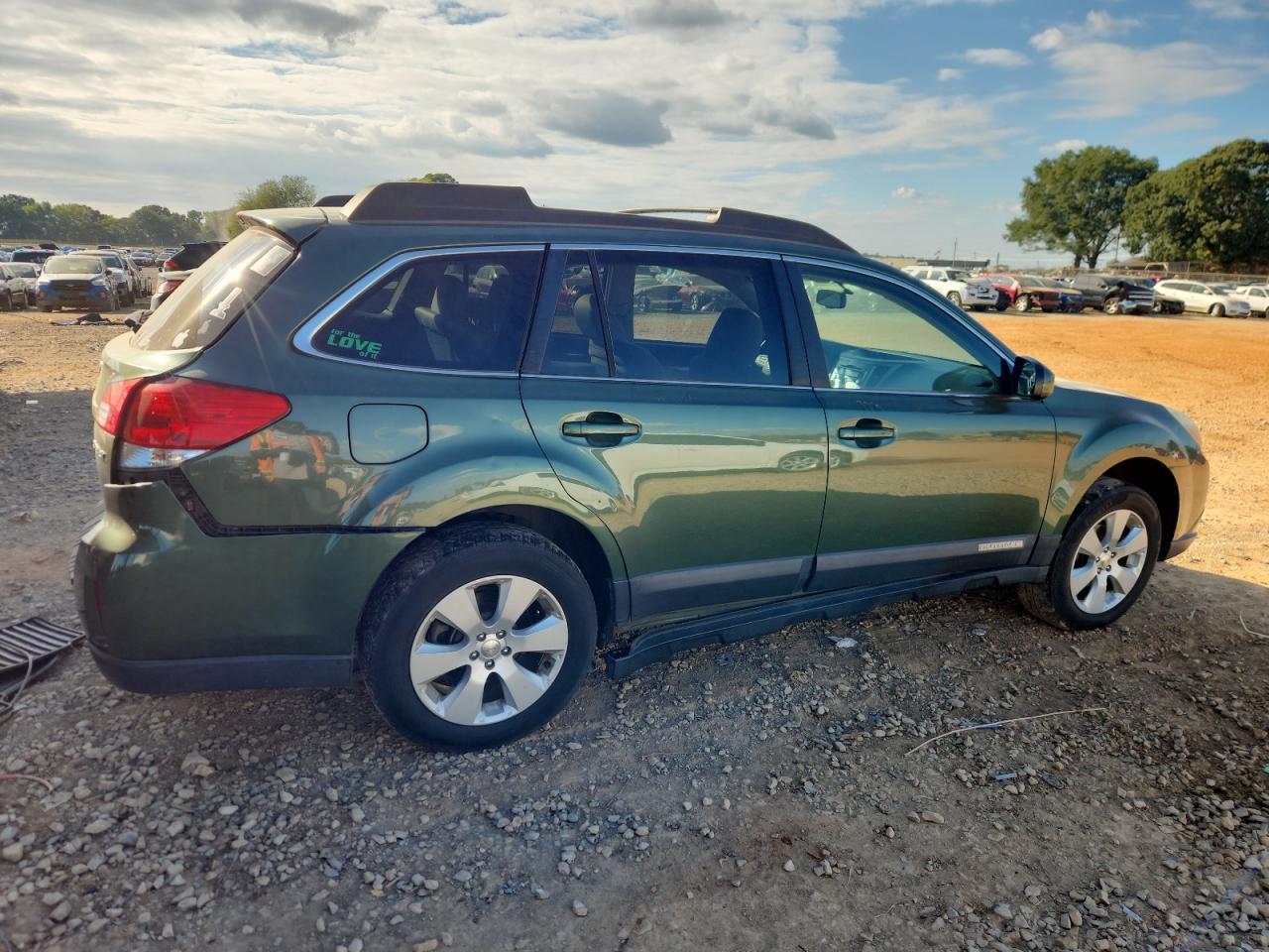 2010 SUBARU Outback