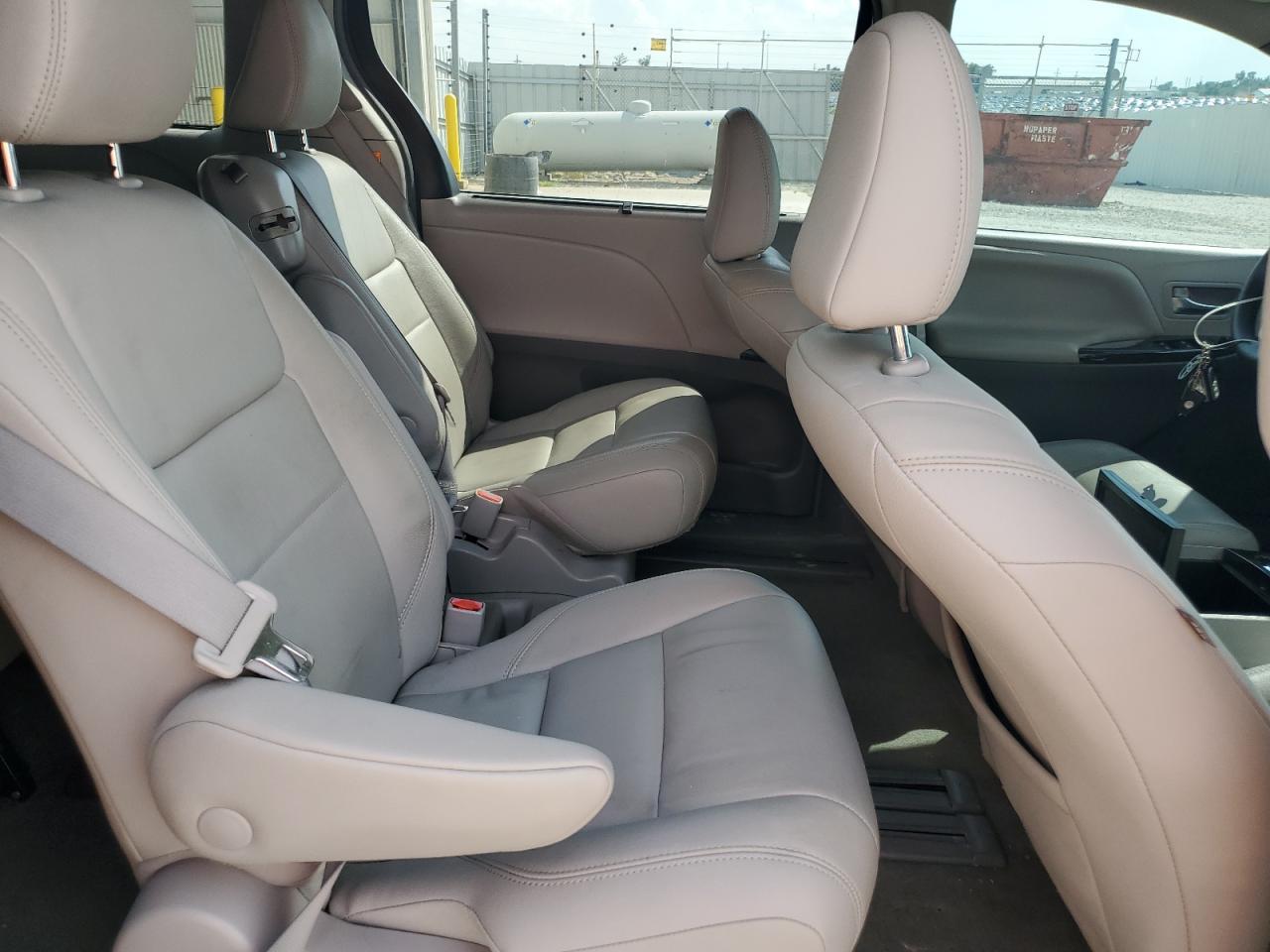 2018 TOYOTA SIENNA