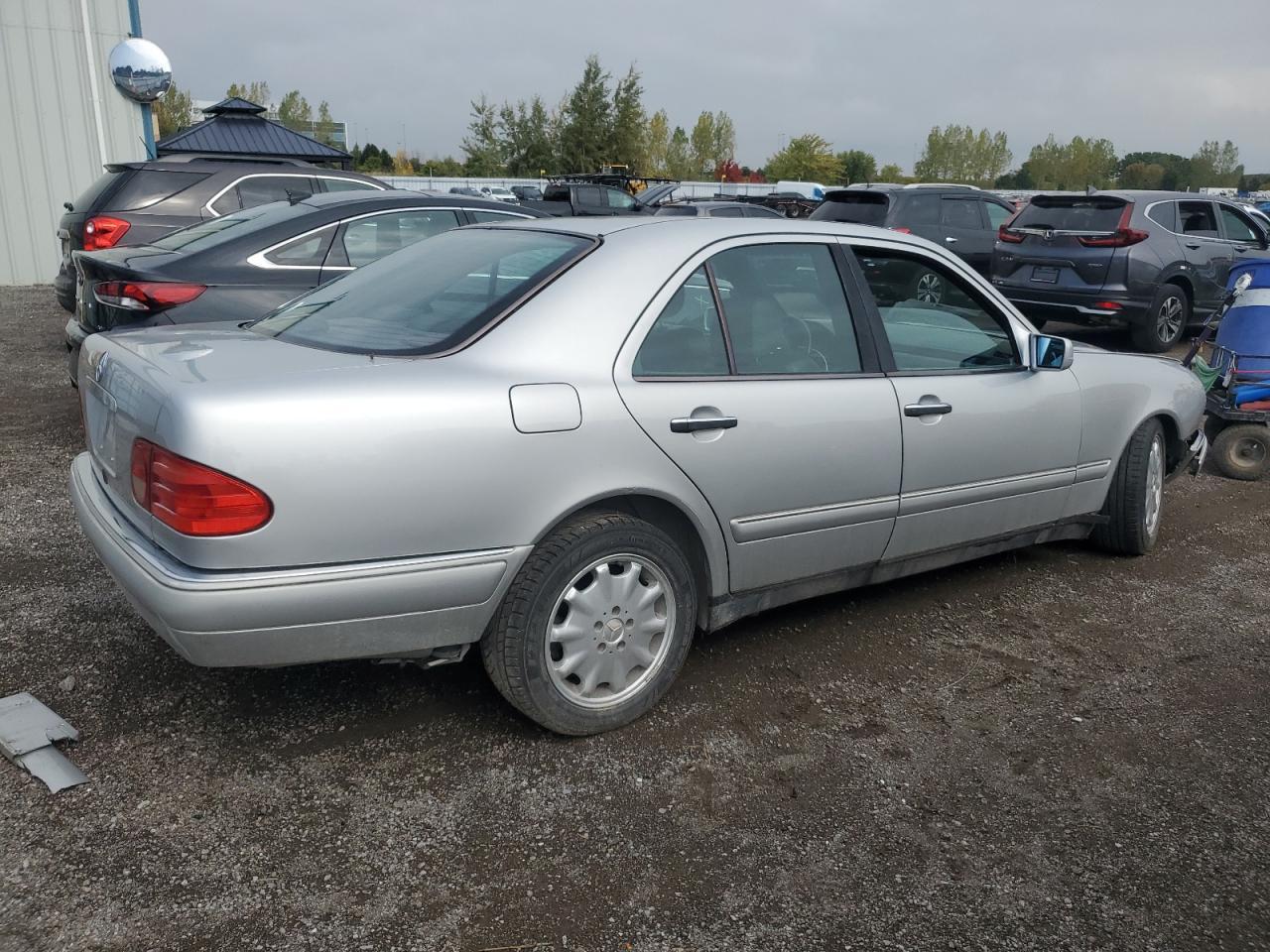 1998 MERCEDES-BENZ E-Class