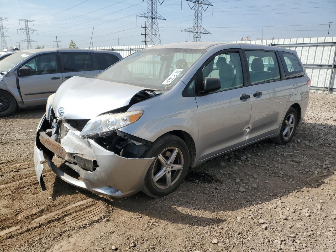 2012 TOYOTA SIENNA