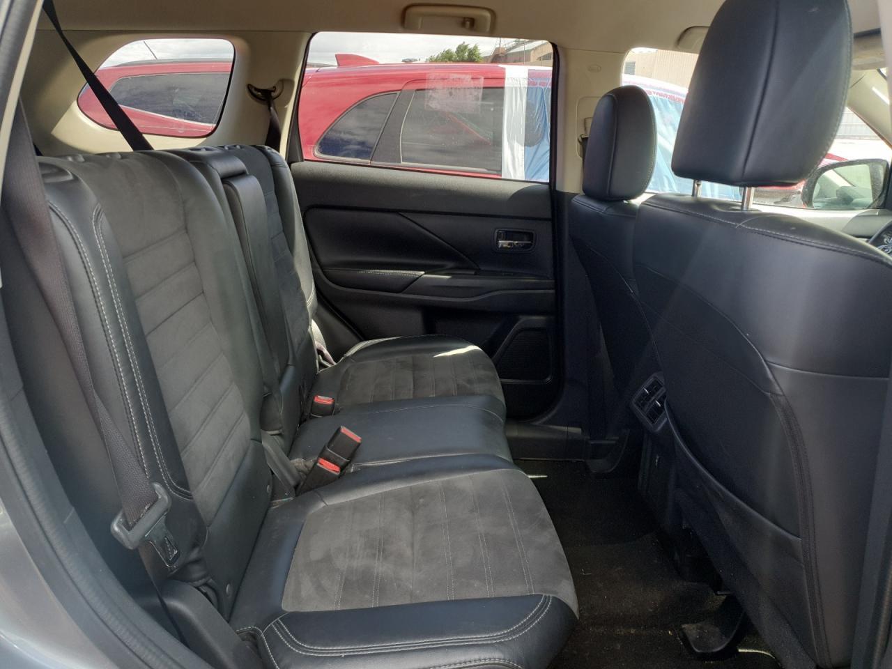 2019 MITSUBISHI outlander