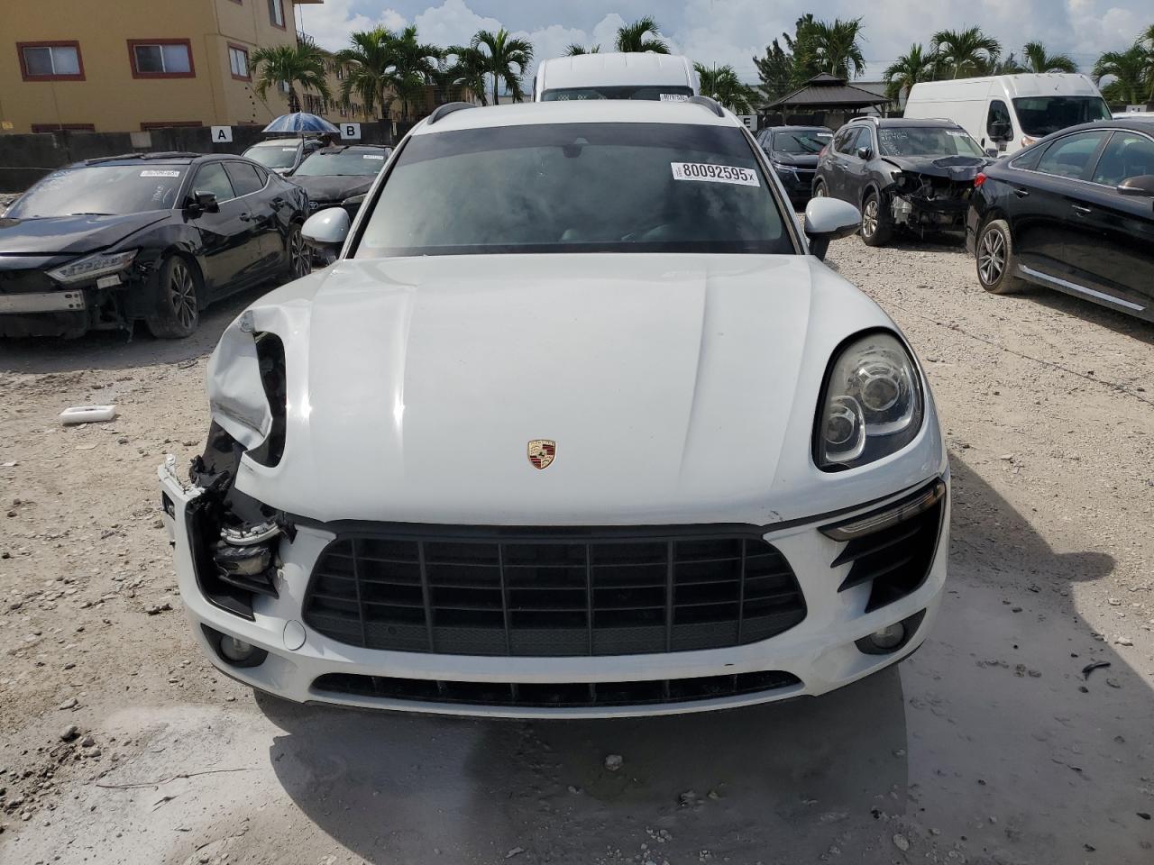 2018 PORSCHE Macan
