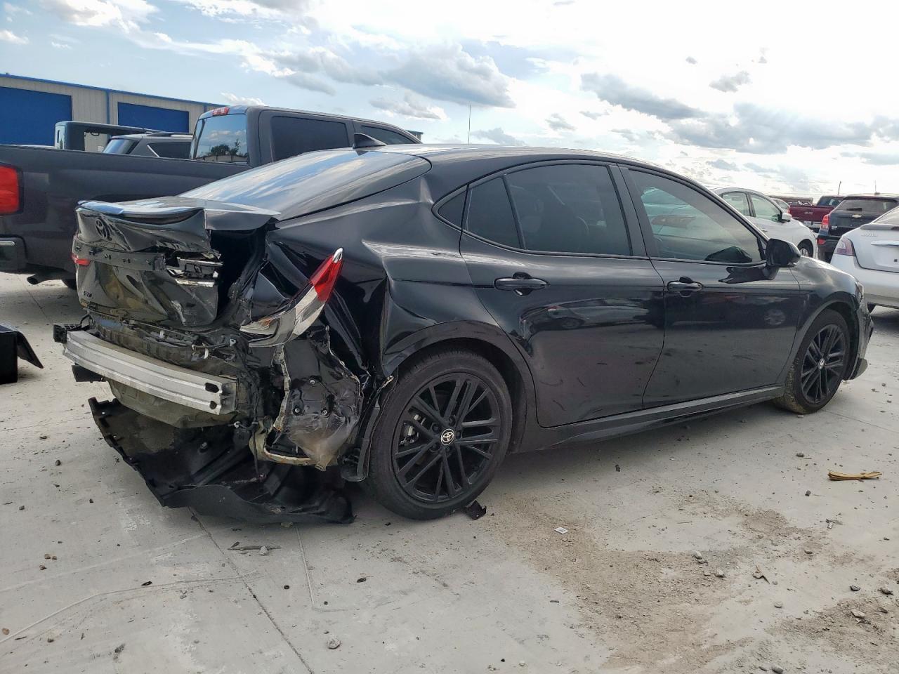 2025 TOYOTA CAMRY