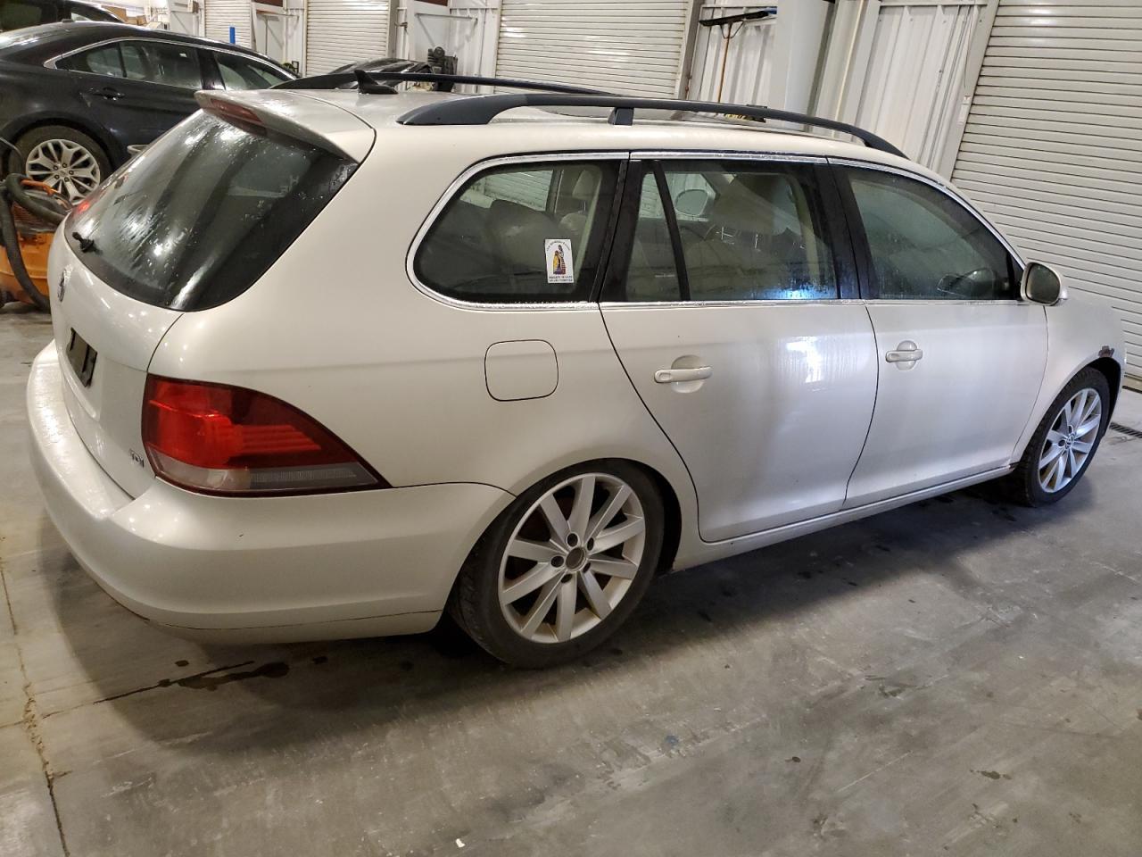 2011 VOLKSWAGEN JETTA