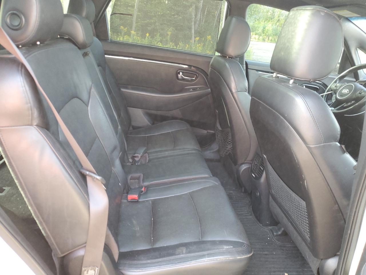 2015 KIA RONDO