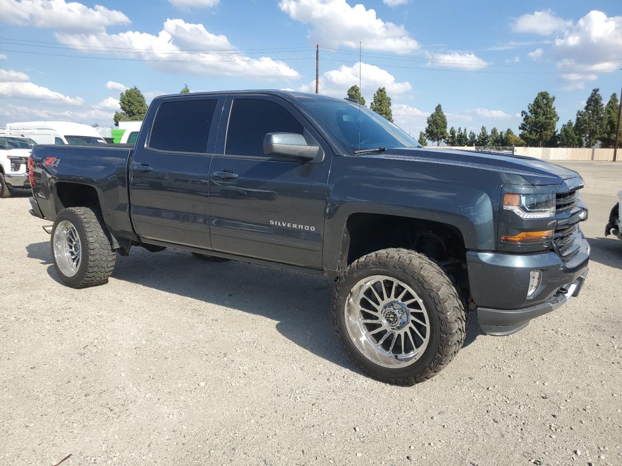 2018 CHEVROLET Silverado