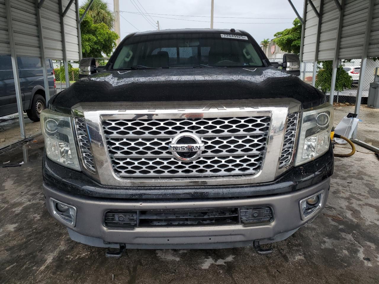 2016 NISSAN Titan