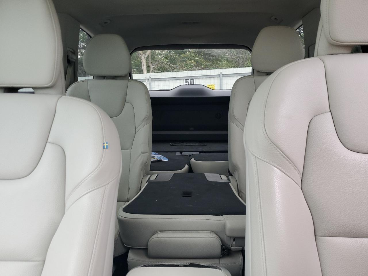 2023 VOLVO XC90