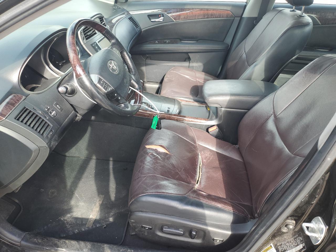 2012 TOYOTA Avalon