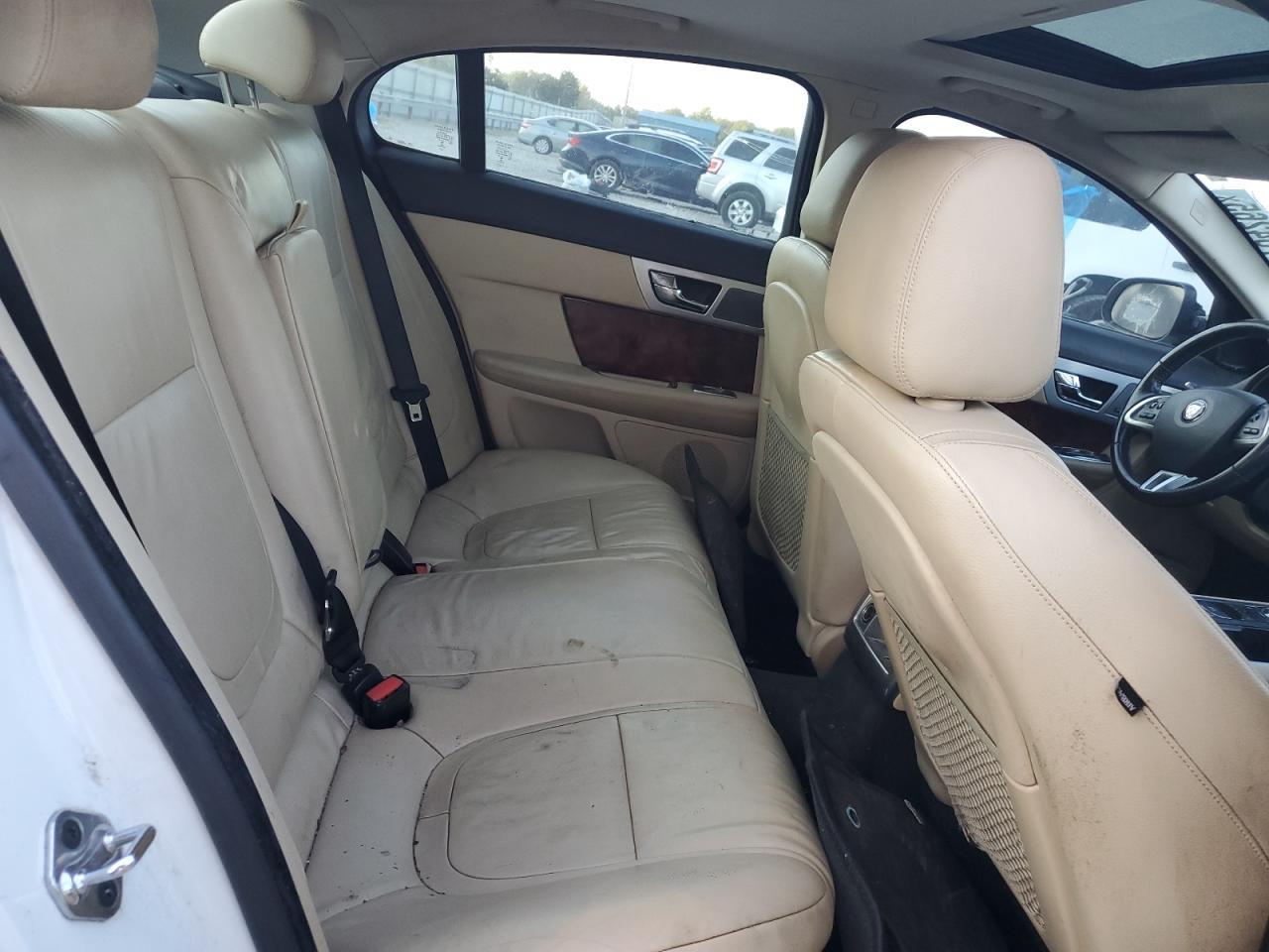 2014 JAGUAR XF