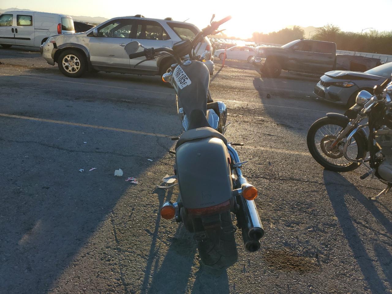 2016 HONDA Vt1300
