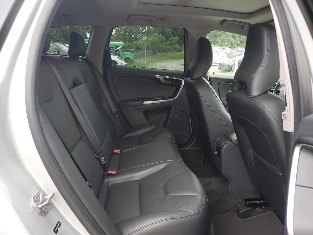 2015 VOLVO XC60