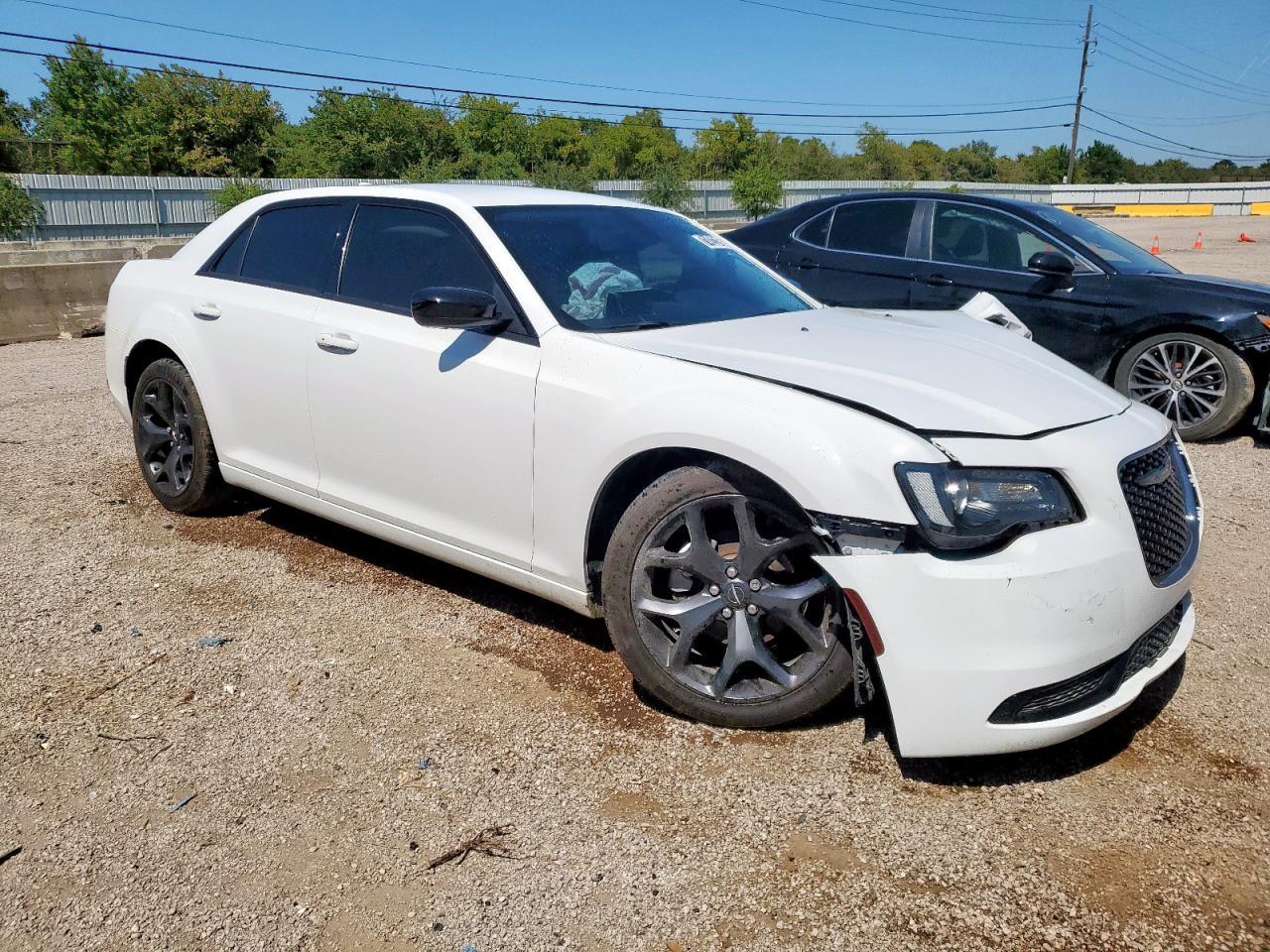 2023 CHRYSLER 300