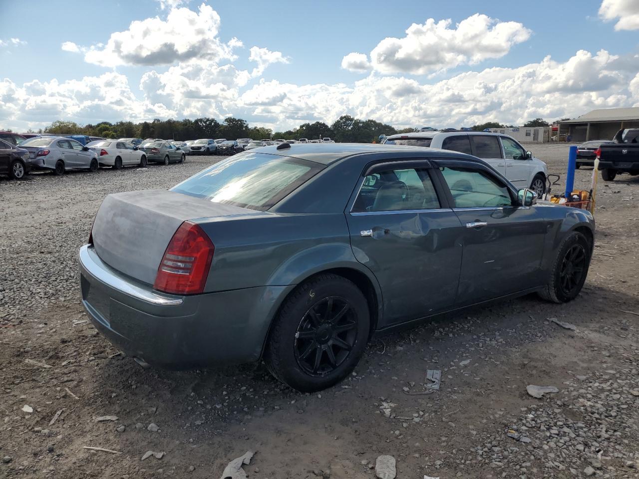 2005 CHRYSLER 300