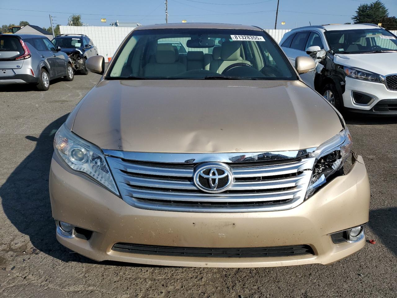 2011 TOYOTA Avalon