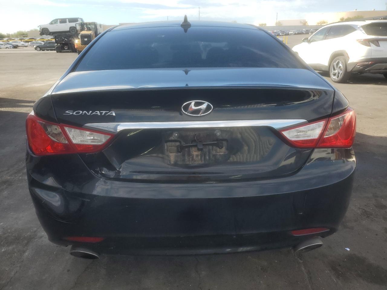 2011 HYUNDAI SONATA