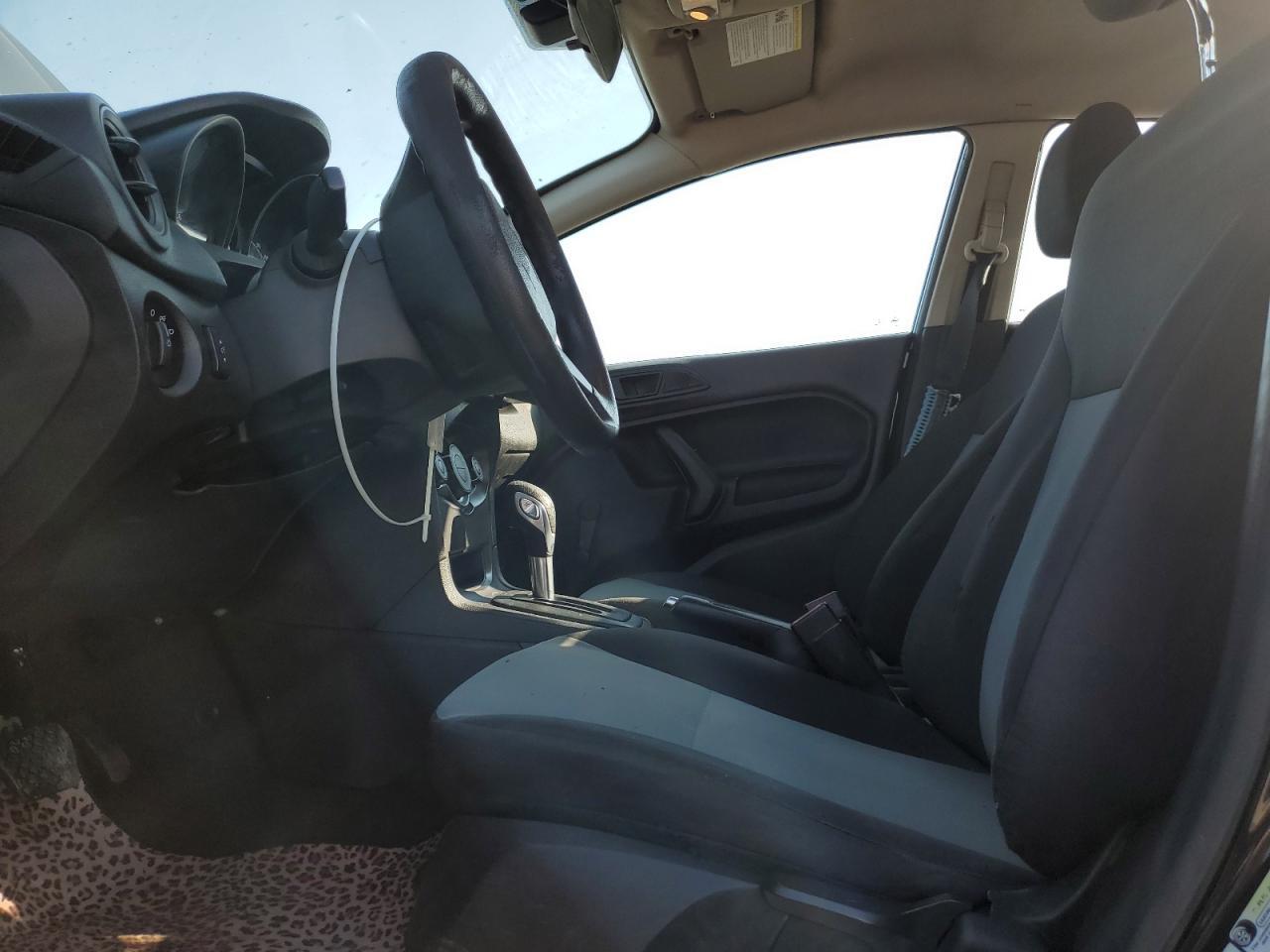 2016 FORD Fiesta