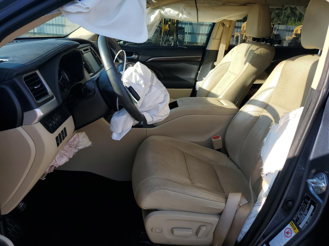 2016 TOYOTA HIGHLANDER