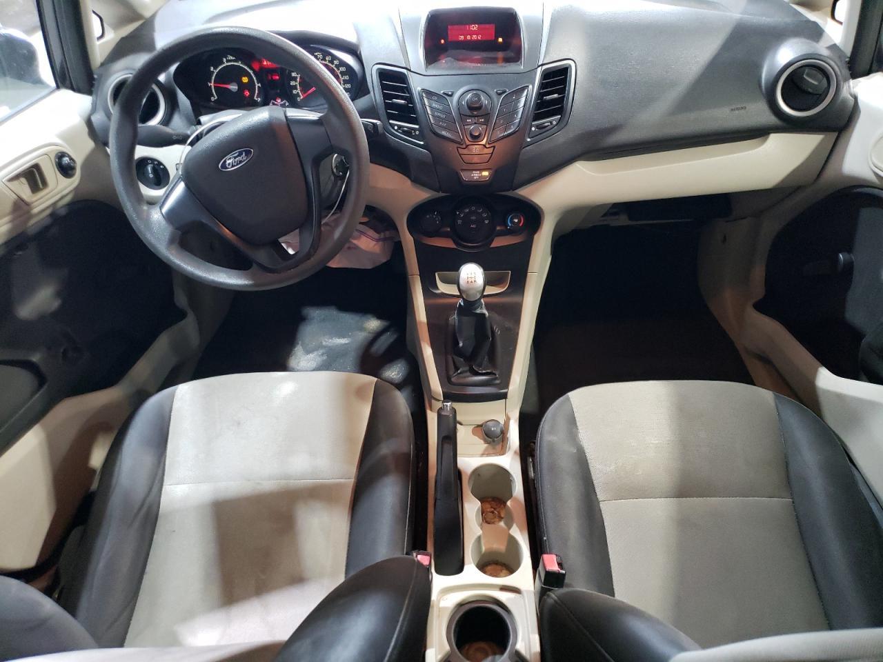 2013 FORD Fiesta