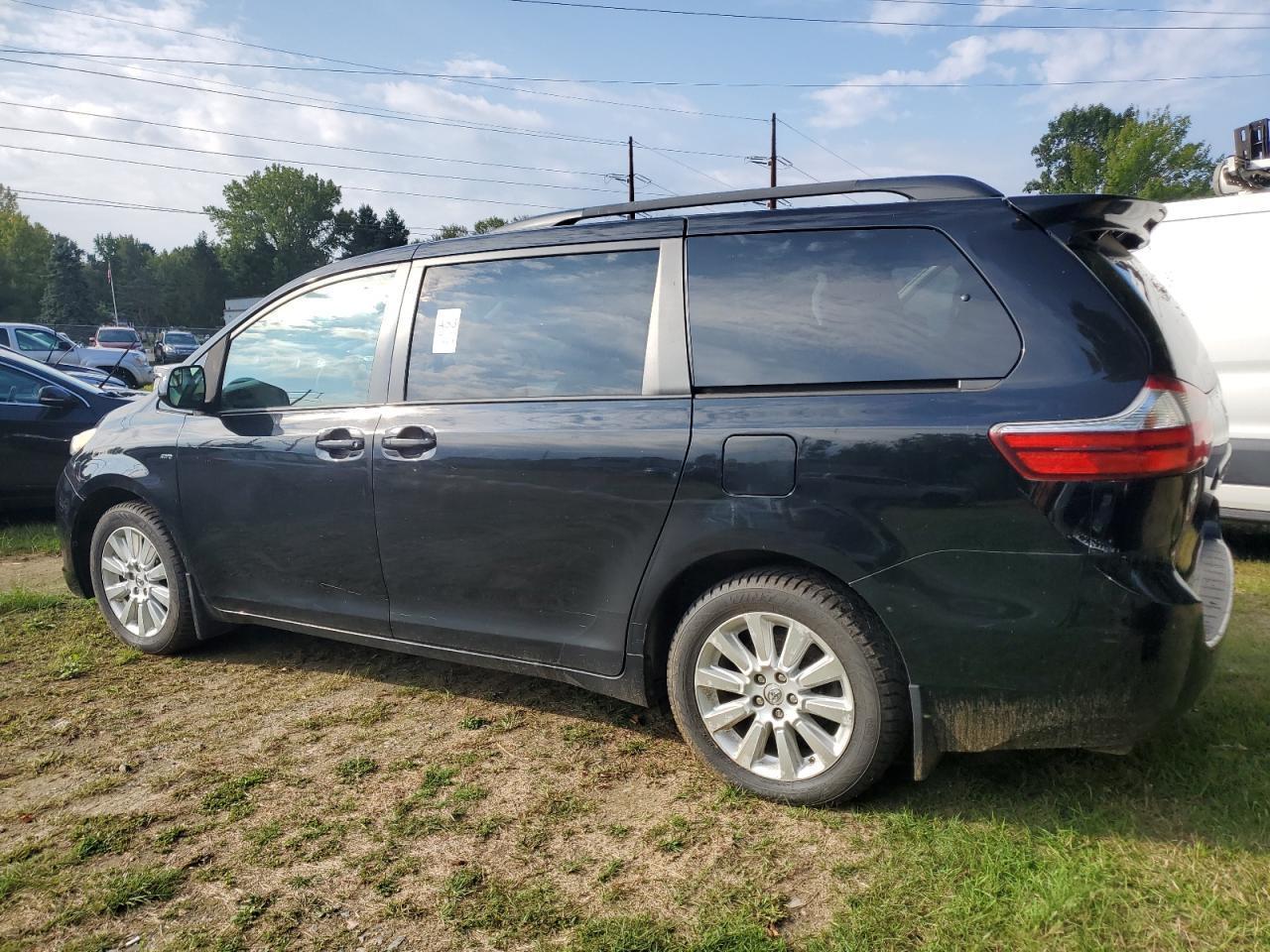 2016 TOYOTA SIENNA