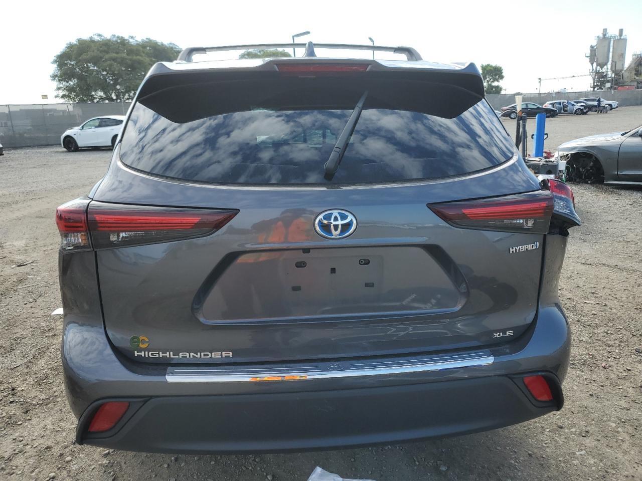 2024 TOYOTA HIGHLANDER