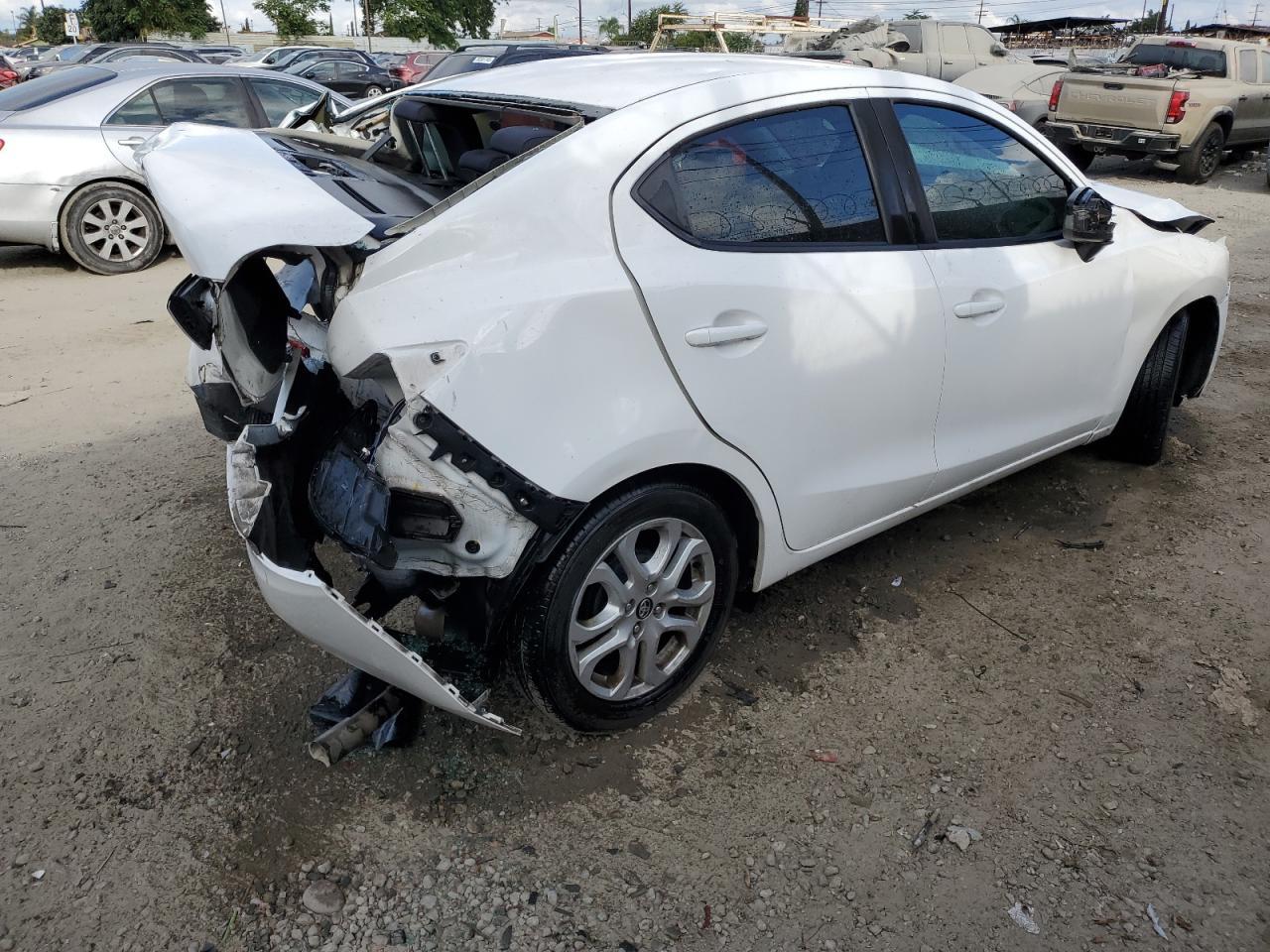 2017 TOYOTA YARIS