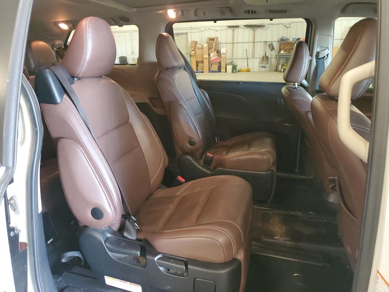 2015 TOYOTA SIENNA