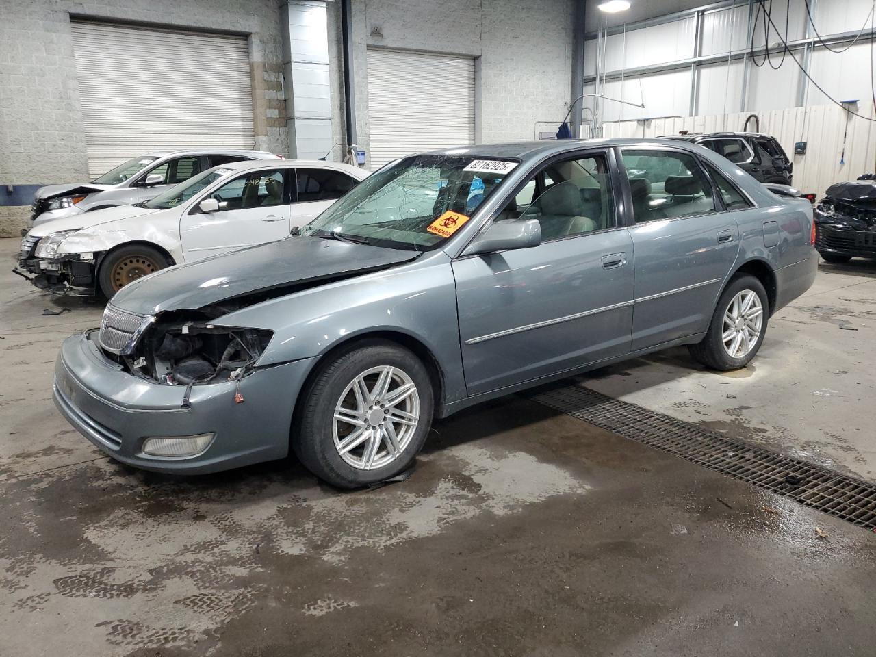 2001 TOYOTA Avalon