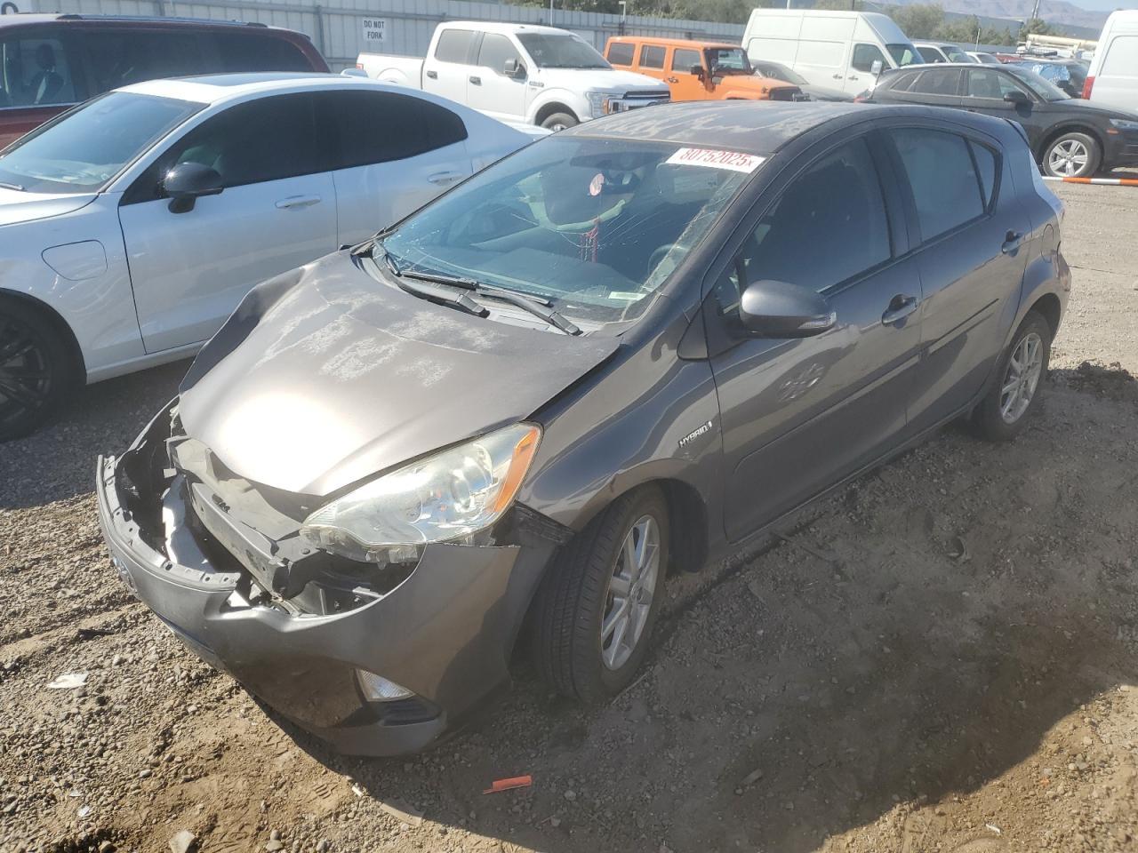 2014 TOYOTA Prius c