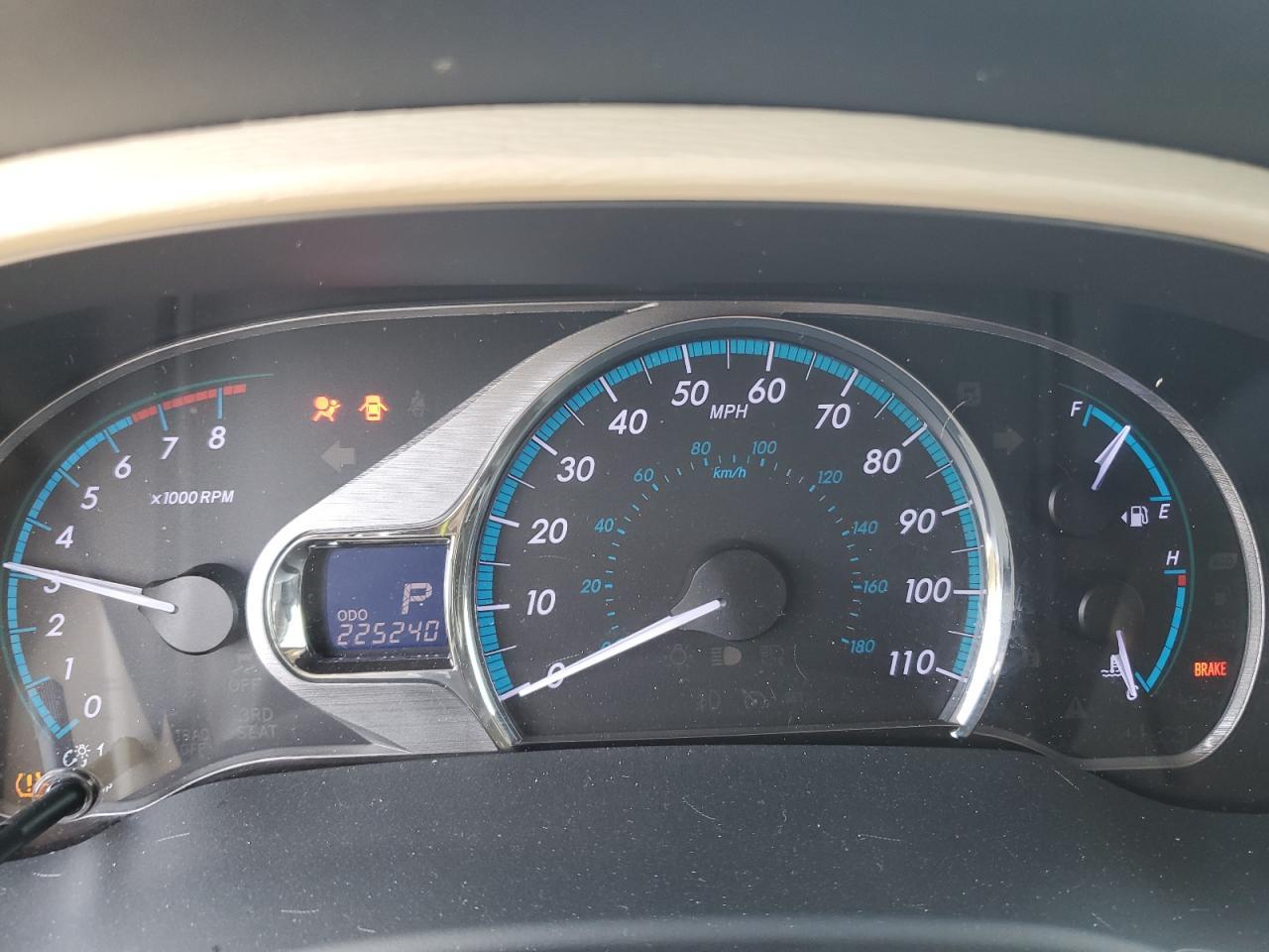 2012 TOYOTA SIENNA