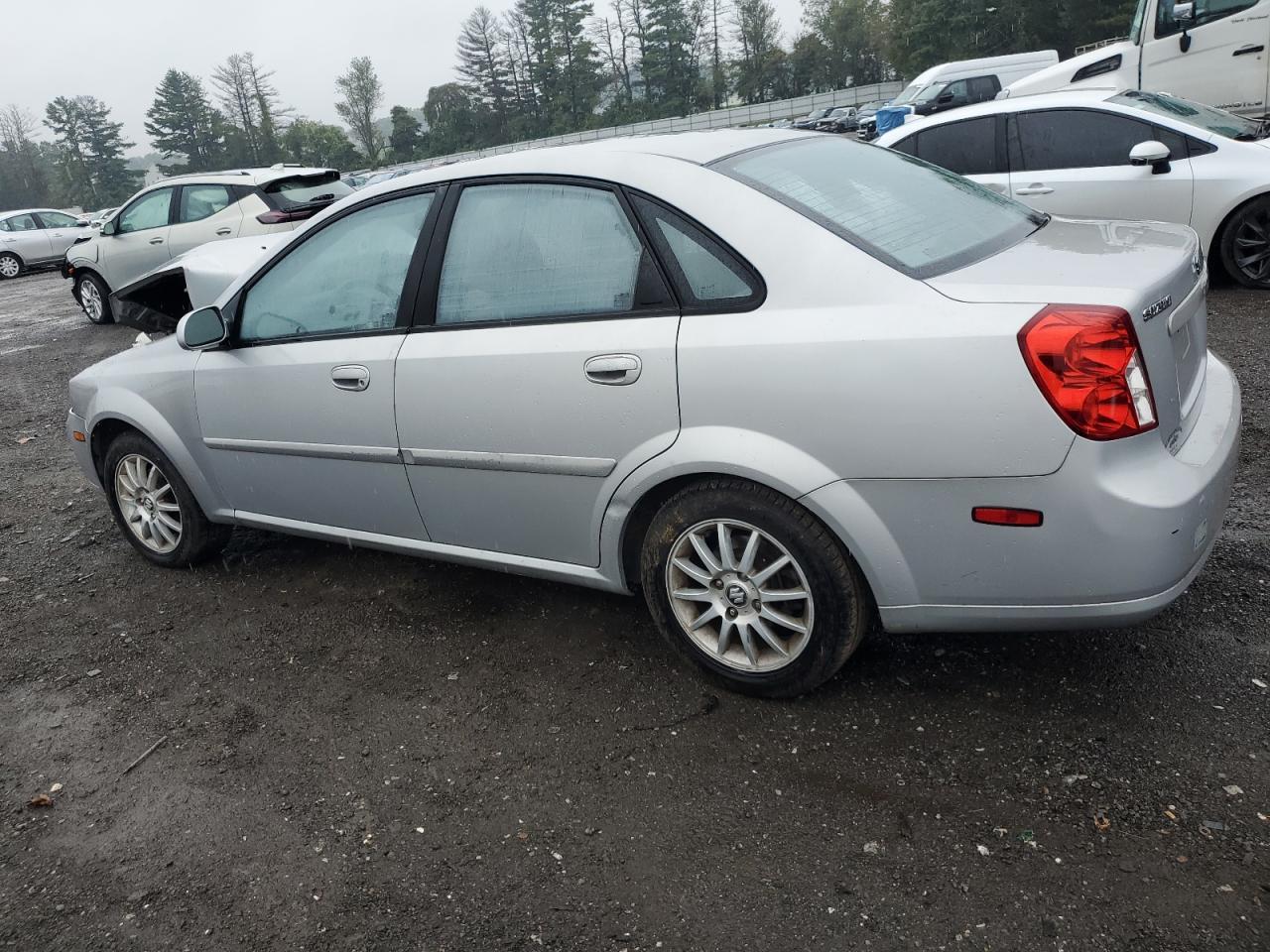 2005 SUZUKI Forenza