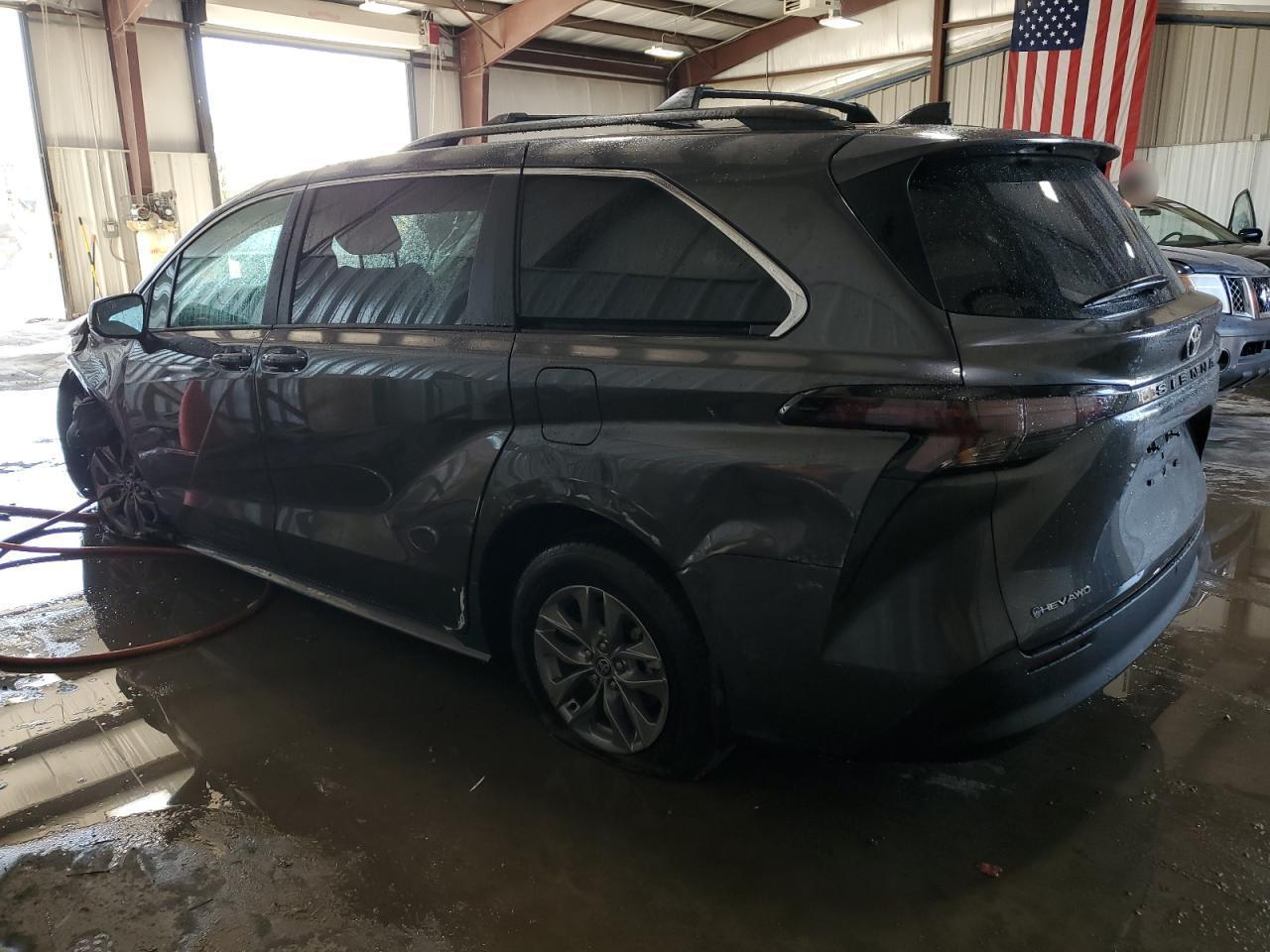 2025 TOYOTA SIENNA