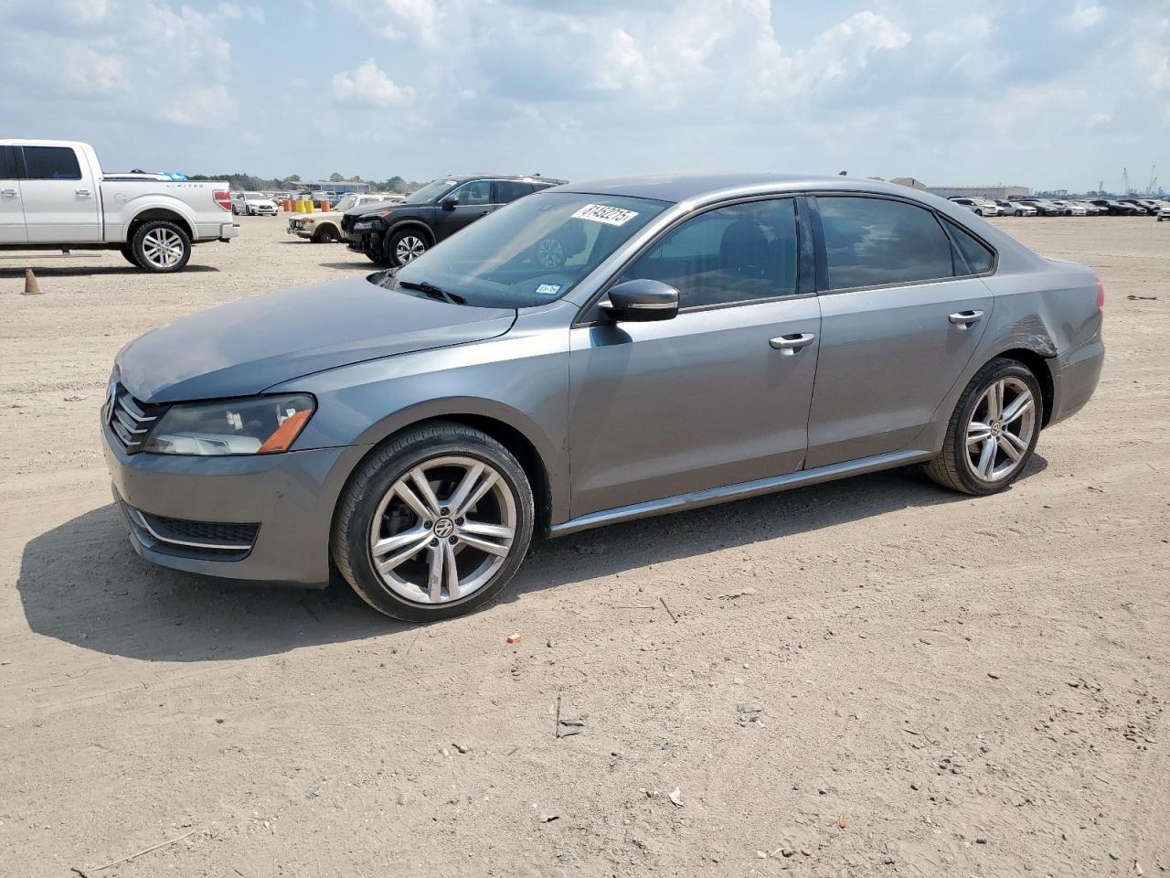 2015 VOLKSWAGEN Passat