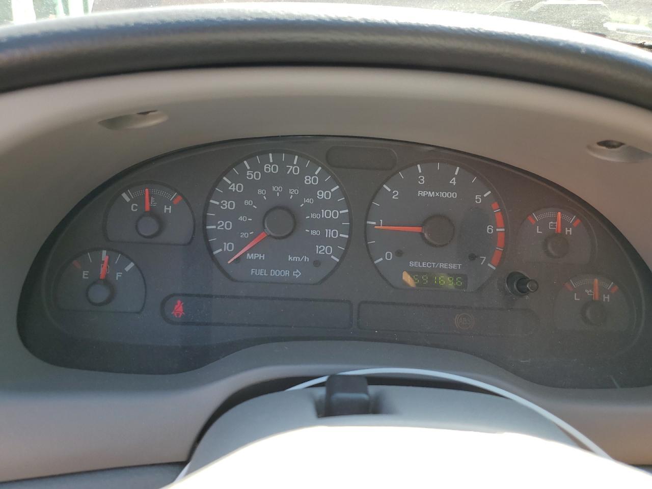 2004 FORD MUSTANG