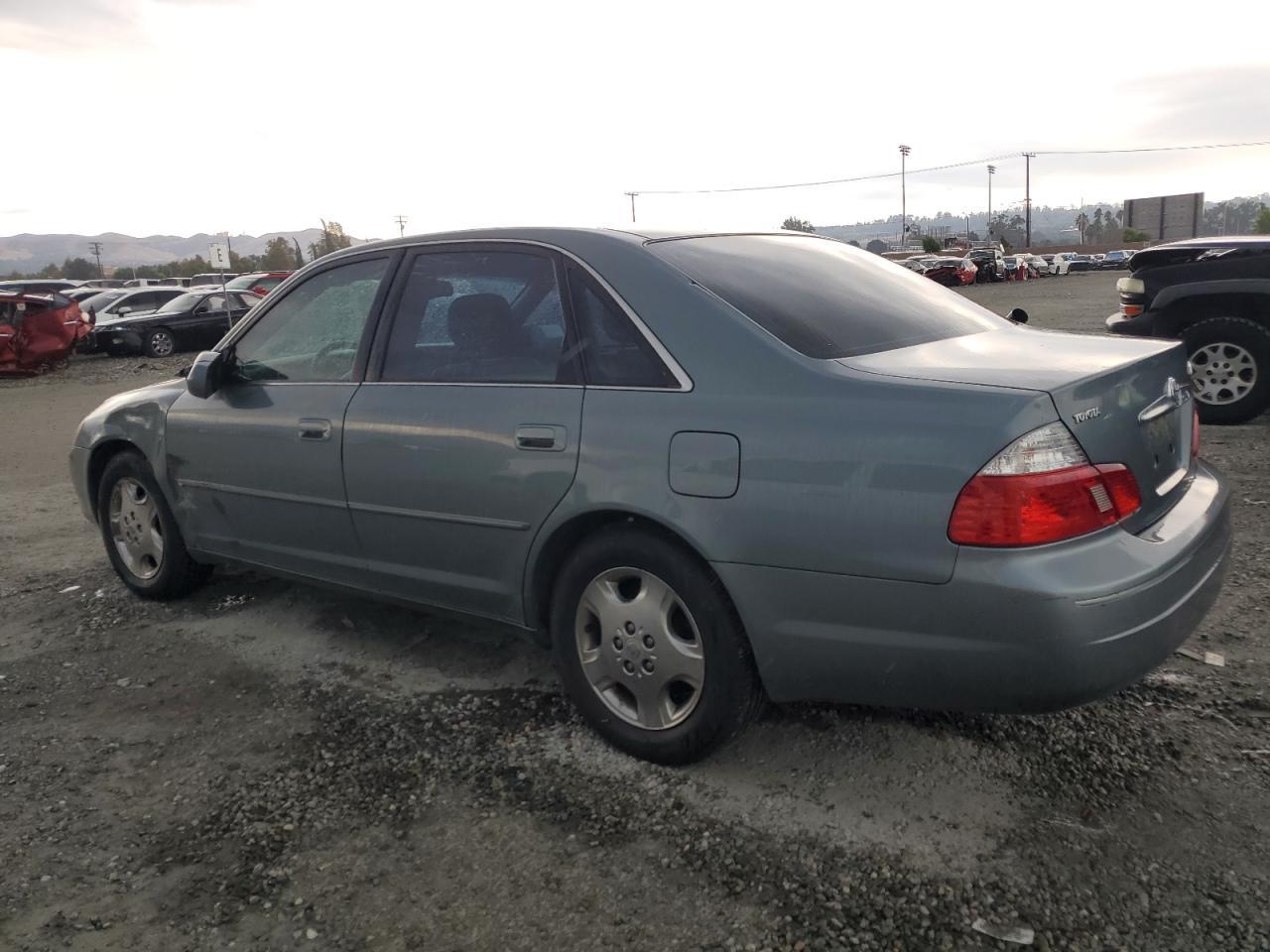 2003 TOYOTA Avalon