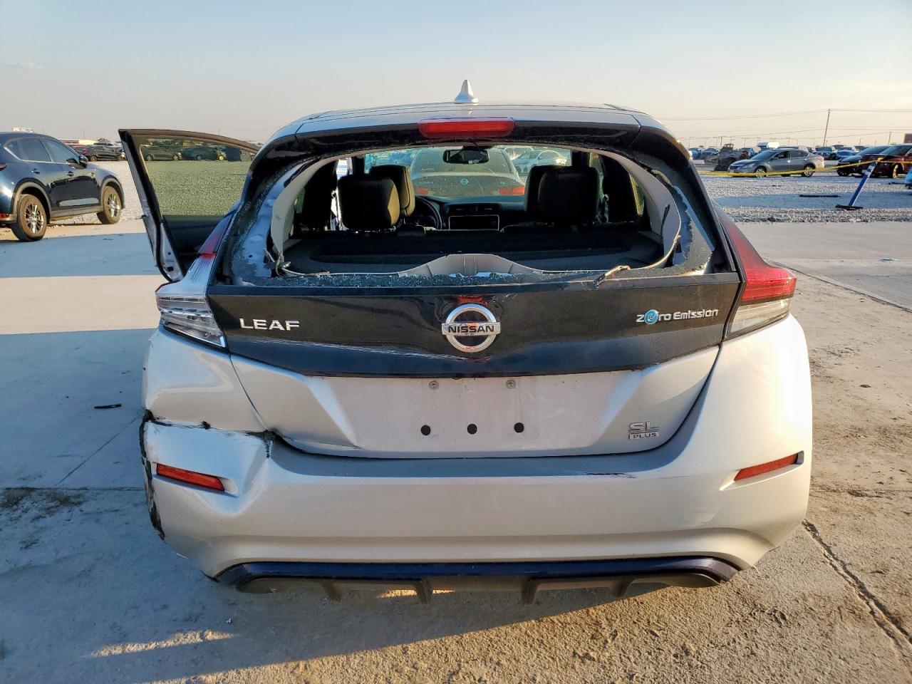 2019 NISSAN LEAF