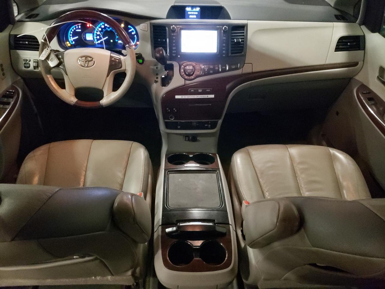 2012 TOYOTA SIENNA