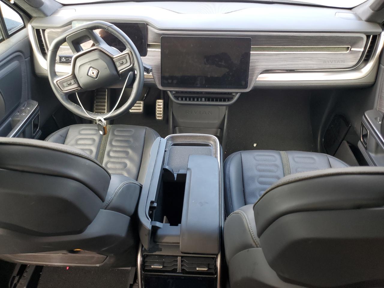 2023 RIVIAN R1s