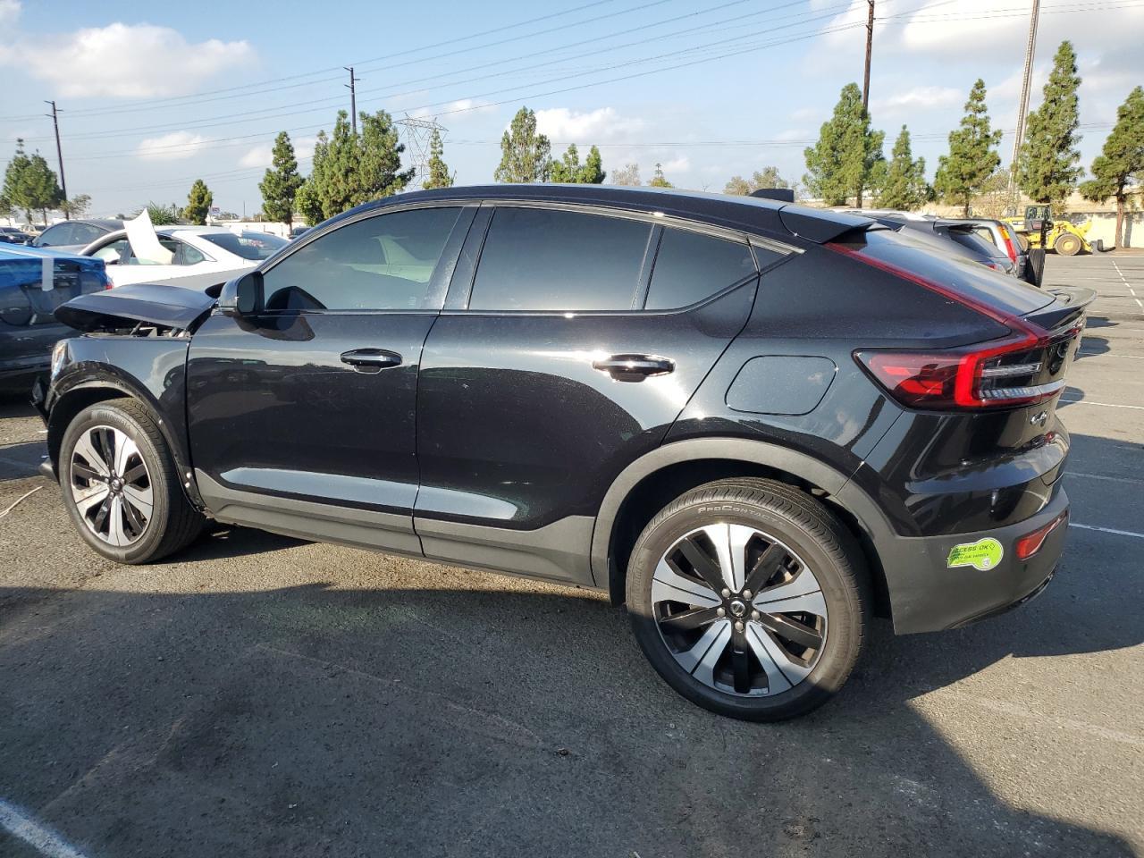 2023 VOLVO C40
